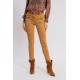 Pantalon coupe slim galbante coloris ocre