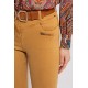 Pantalon coupe slim galbante coloris ocre