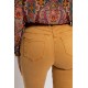 Pantalon coupe slim galbante coloris ocre