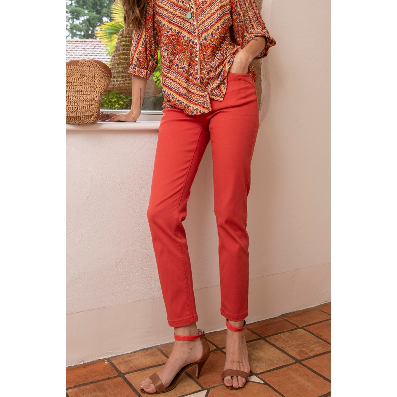 Pantalon slim coloris terracotta