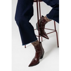 Beige leopard print socks