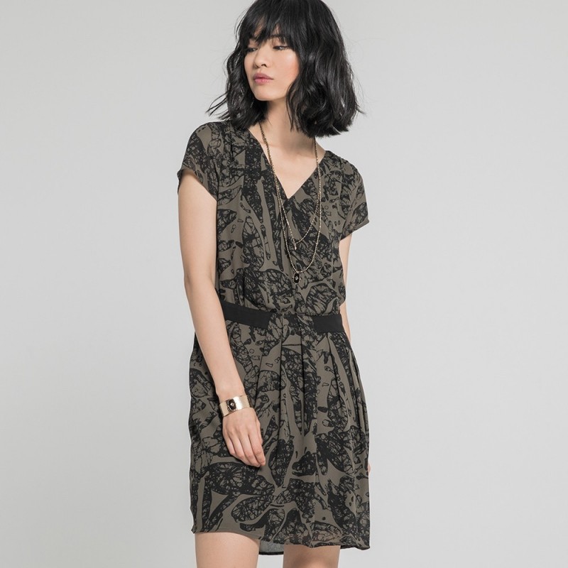 Robe Courte Noire Et Kaki En Voile à Imprimé Camouflage