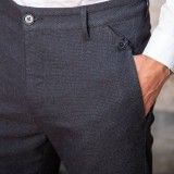 Pantalon droit en stretch à carreaux bleu marine