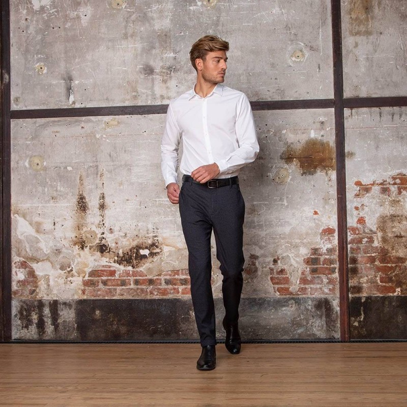Pantalon droit en stretch à carreaux bleu marine