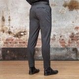 Pantalon droit de ville gris chiné avec chaîne à mousqueton