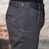 Pantalon droit de ville gris chiné avec chaîne à mousqueton