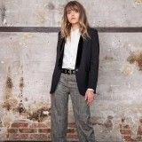 Pantalon large à carreaux en gabardine stretch