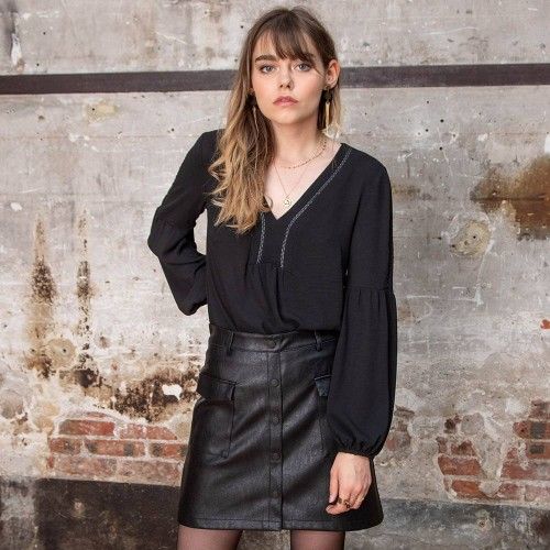 Blouse bohême noire à manches longues bouffantes