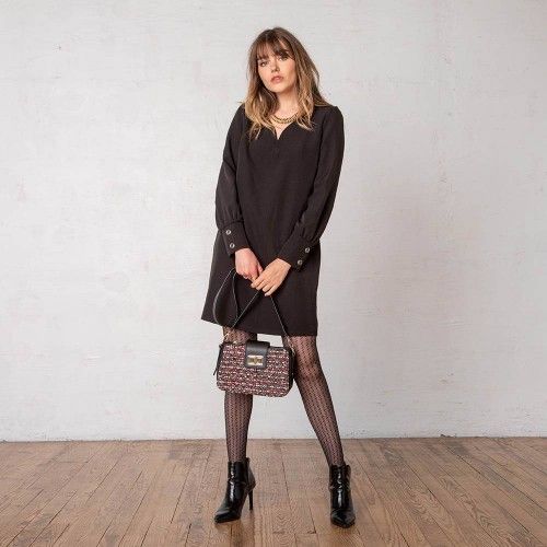 Robe droite noire forme housse à manches longues ballon