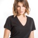T-shirt noir éco-responsable en coton bio à col V et manches courtes