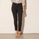 Pantalon noir coupe carotte et poches décoratives