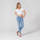 Jean slim 7/8 ème bleu très clair en denim powerstretch gainant