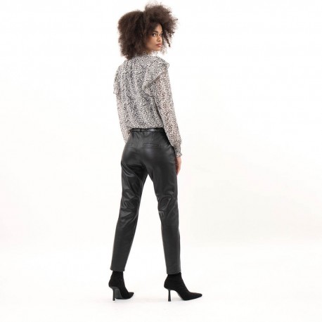 Blouse noire et écrue détails volants et col montant smocké | Elora