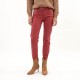 Pantalon coupe slim taille basse teinture vintage cerise