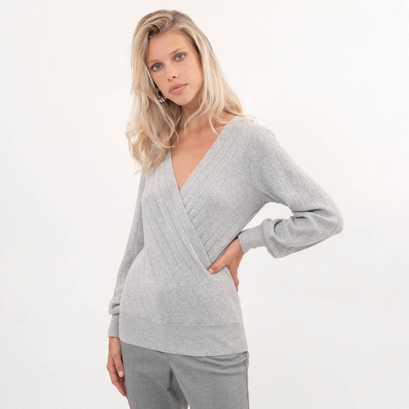 Pull cache-cœur gris manches bouffantes en viscose durable