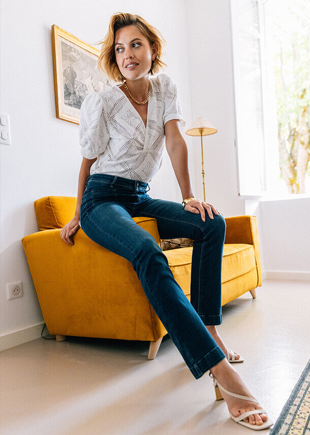 Equipe professionnelle marque elora vente a domicile prêt a porter femme